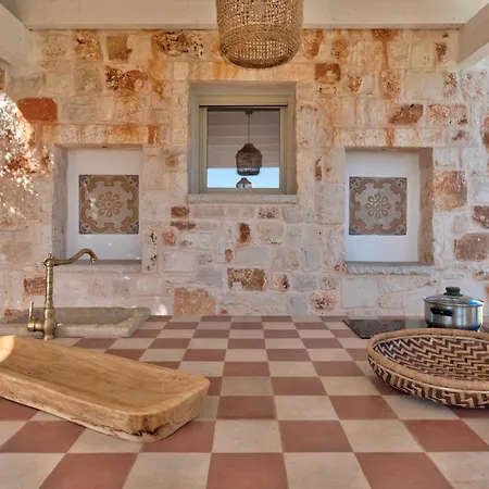 Trulli Pupa, Charming With Exclusive Pool *