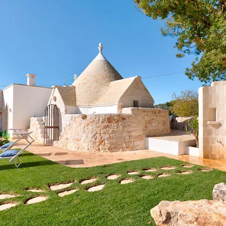 Trulli Pupa, Charming With Exclusive Pool