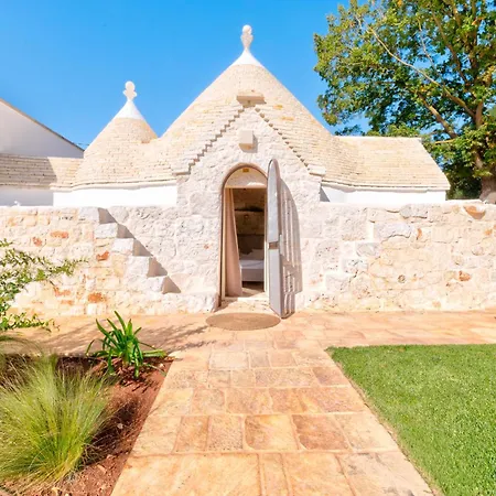 Trulli Pupa, Charming With Exclusive Pool