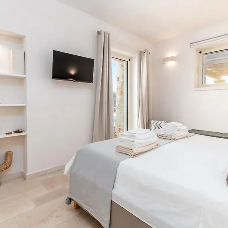 Trulli Pupa, Charming With Exclusive Pool Cisternino