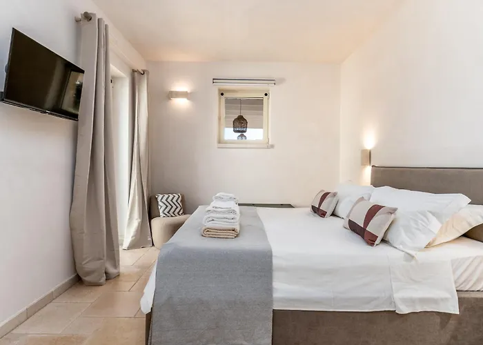 Trulli Pupa, Charming With Exclusive Pool *