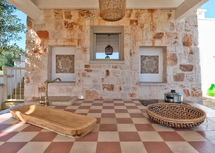 Trulli Pupa, Charming With Exclusive Pool *